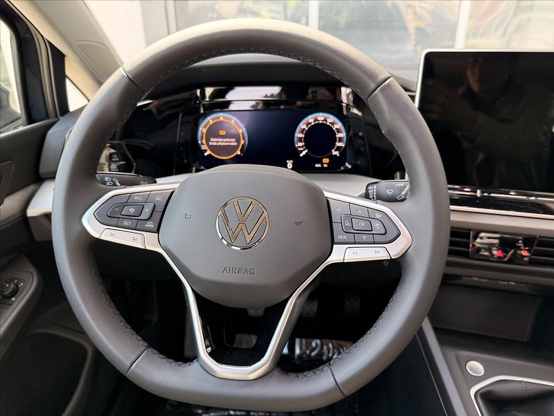 Volkswagen Golf Variant (2026) 1,5 TSI 6G  Limited - fotka 13 z 14