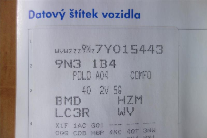 Volkswagen Polo 1,2 i, ČR, SERV.KN., COMFORT. - fotka 29 z 33