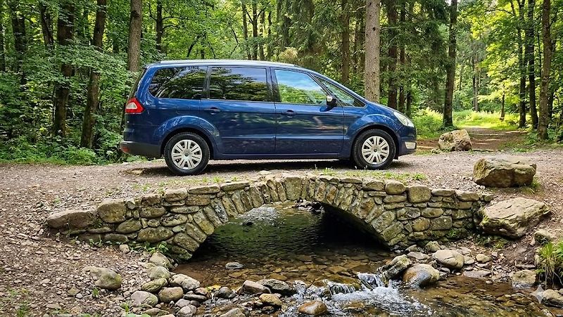 Ford Galaxy 2.0 benzin 107 kw Facelift - fotka 30 z 34