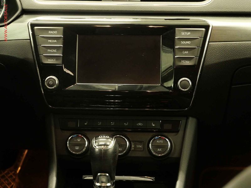 Škoda Octavia (2014) 2.0TDI, ČR, Elegance, bixen - fotka 13 z 20