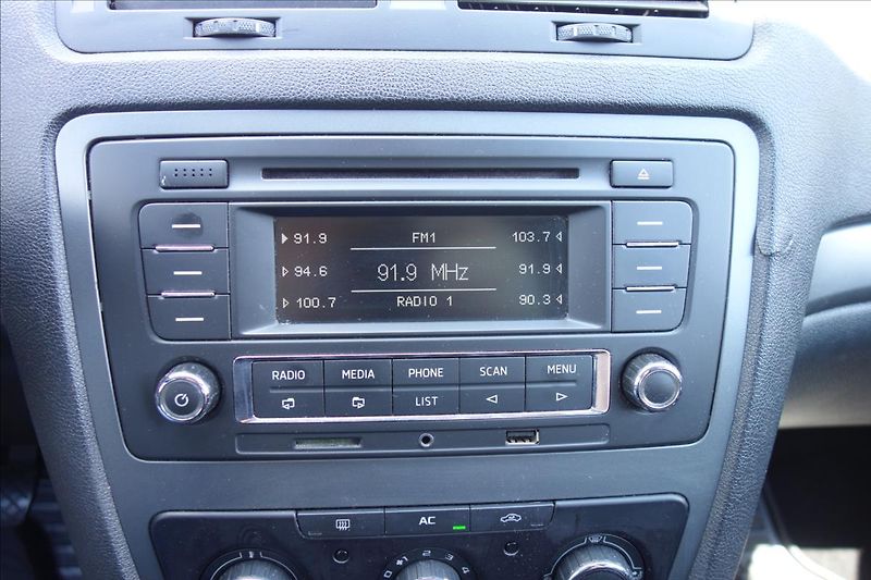 Škoda Octavia 1,2 TSi, ČR, KLIMA, PRIMA. - fotka 21 z 34