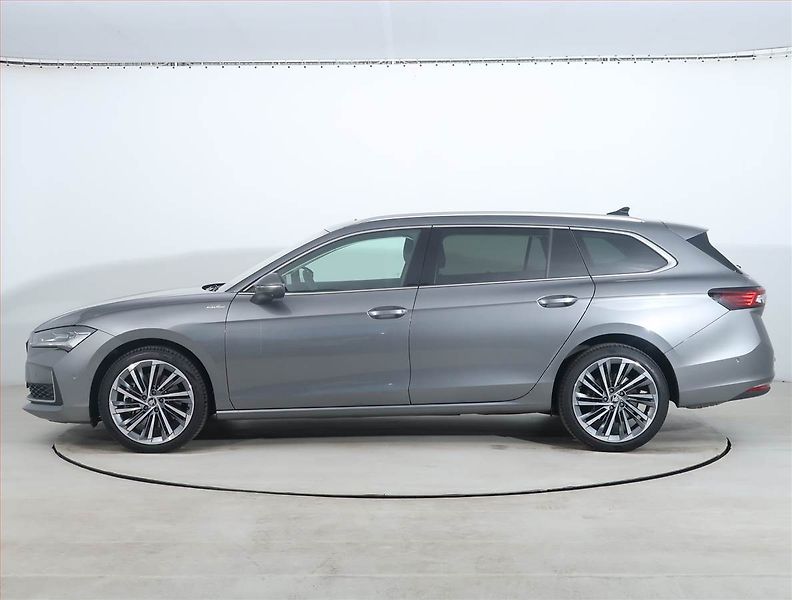 Škoda Superb (2025) 2.0 TSI - fotka 3 z 28