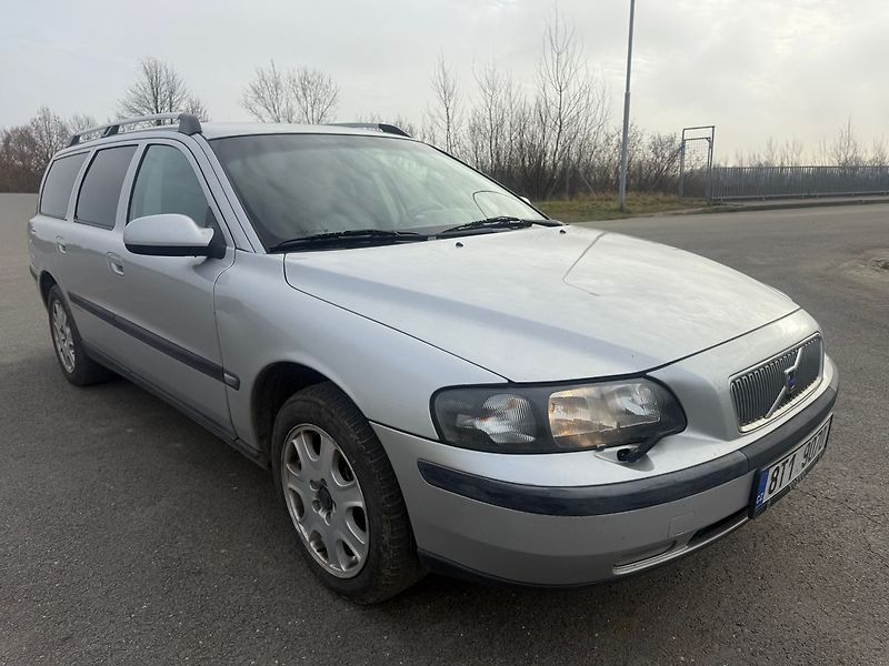 Volvo V70 STK 08/2027 - fotka 7 z 15