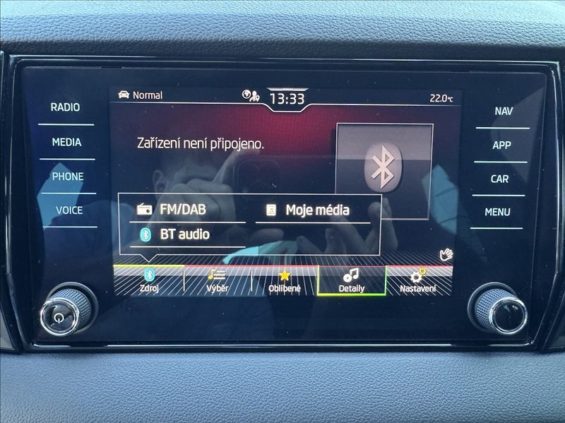 Škoda Karoq 1,5 TSI DSG SPORTLINE DPH ČR - fotka 34 z 50