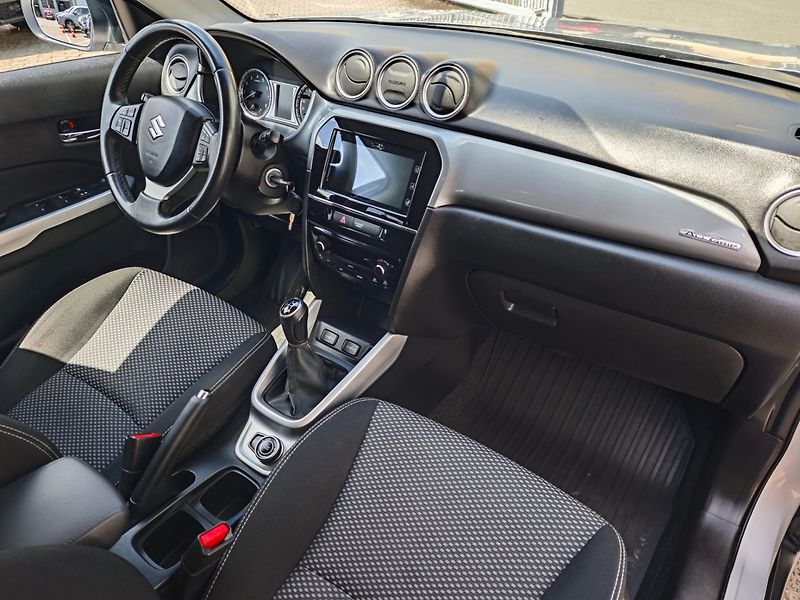 Suzuki Vitara (2016) 1.6 VVT ALLGrip 4x4 Kamera - fotka 10 z 42
