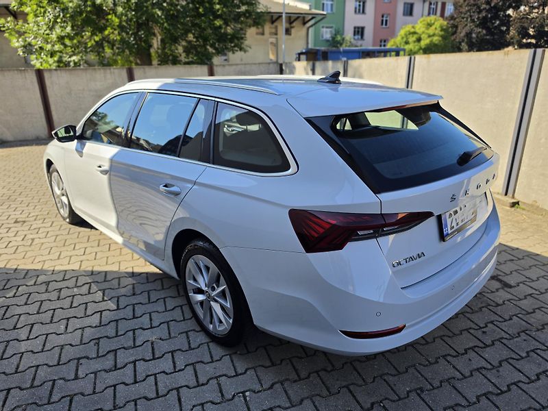 Škoda Octavia (2023) Combi Style 2,0 TDI 110 KW AUT - fotka 3 z 26