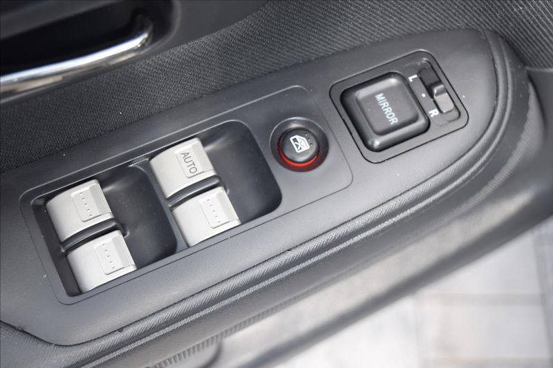 Honda CR-V 2,0 I 110KW AUTOMAT NÍZKÉ KM - fotka 32 z 50