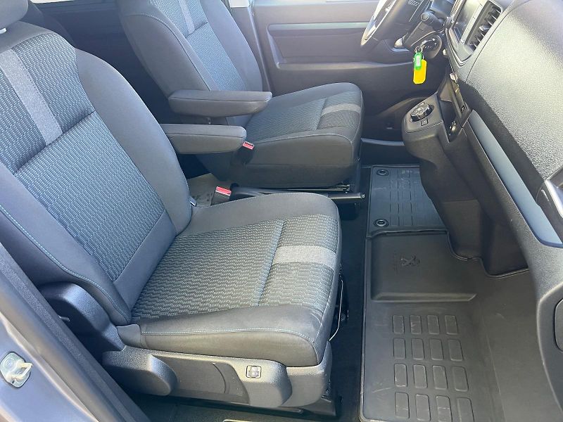 Peugeot Traveller (2021) L2 8MÍST 2.0HDi 130kW TAŽNÝ CZ - fotka 15 z 31