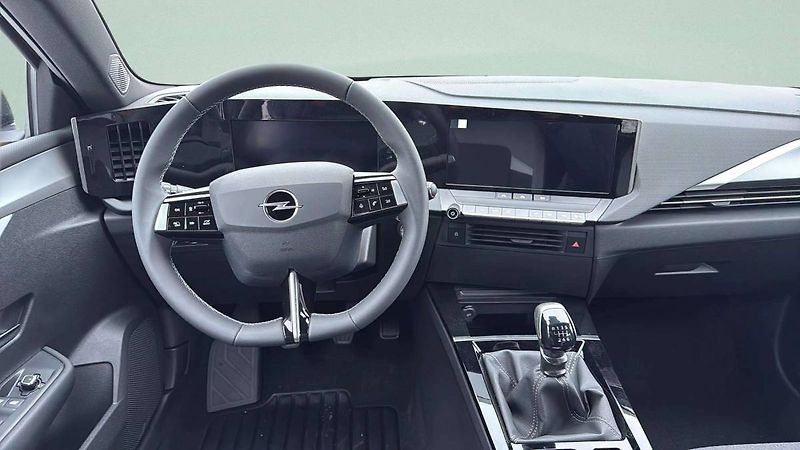 Opel Astra Edition HB 1.2 TURBO (96kW/130 - fotka 14 z 23