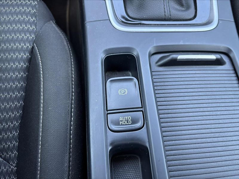 Kia Ceed 1,5 TGDi AT TOP ZÁRUKA ADAPTIV - fotka 30 z 40