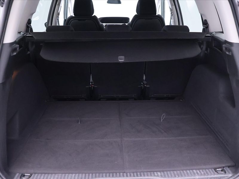 Citroën Grand C4 Picasso 1,2 PT 96kW Selection 1.Maj - fotka 10 z 28