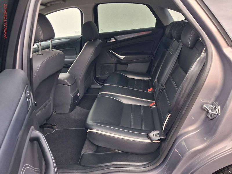 Ford Mondeo (2014) 2.0 TDCi, Business, bixen - fotka 10 z 19