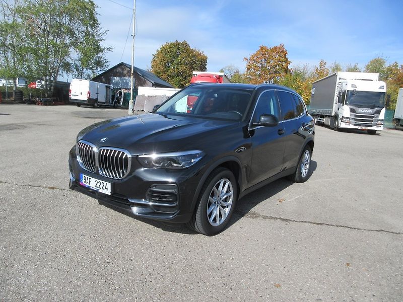BMW X5 3.0 Xdrive 30d 46 000 km - fotka 3 z 20