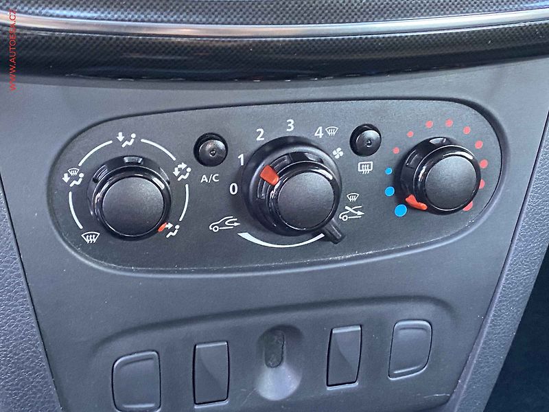 Dacia Logan (2019) 1.0, Essential, TZ, +kola - fotka 13 z 15