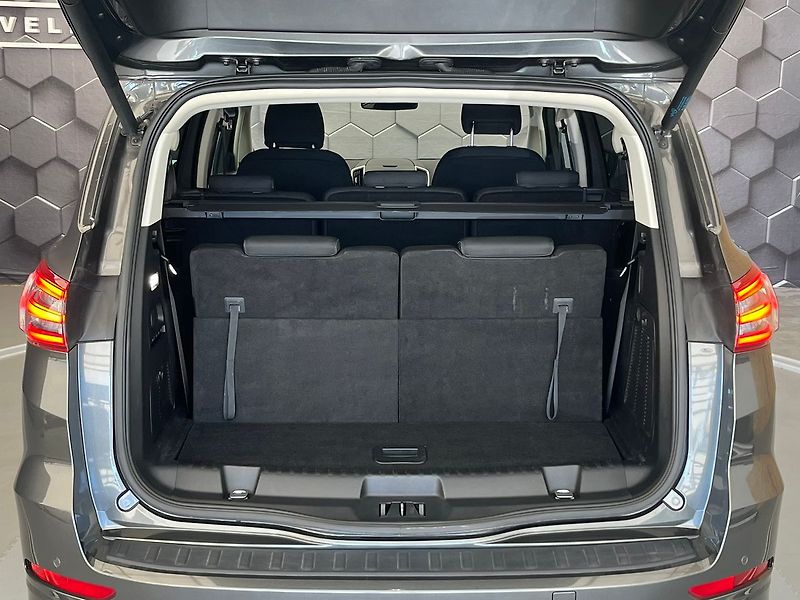 Ford S-MAX 2,5 HEV Titanium 7míst - fotka 39 z 70