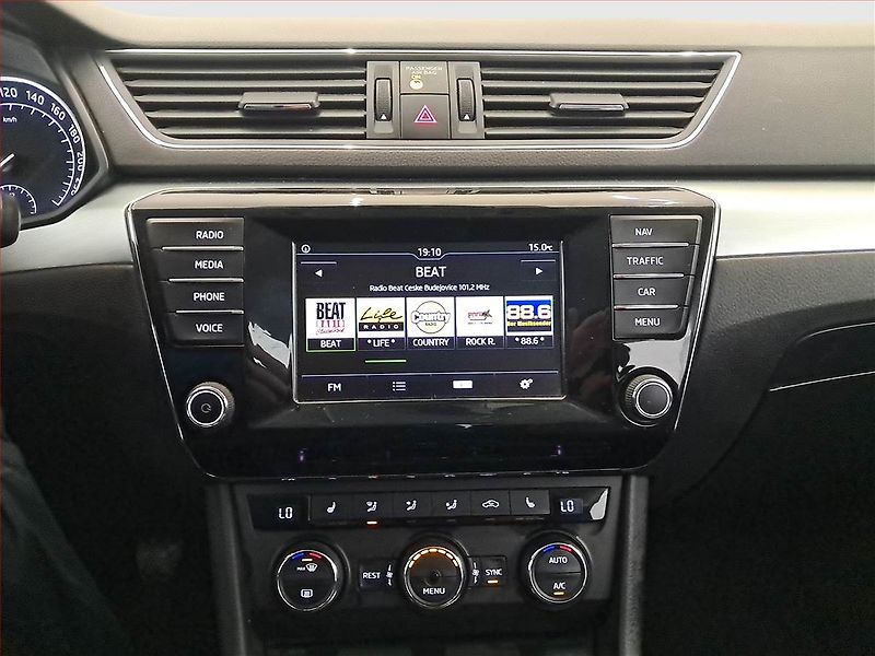 Škoda Superb (2016) Ambition 2.0 TDI, Navi - fotka 12 z 16