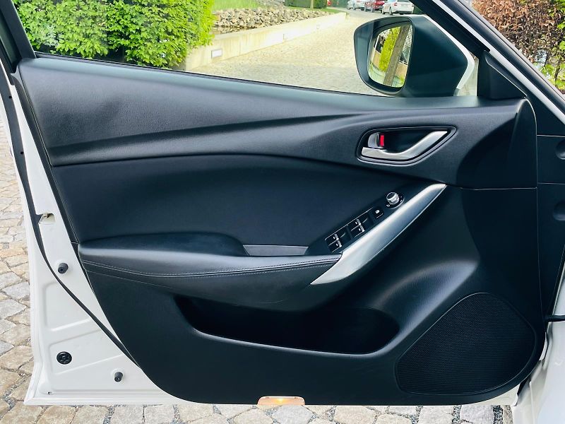 Mazda 6 2.0i 1.MAJITEL SERVISKA LPG - fotka 34 z 48
