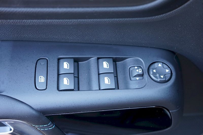 Citroën C5 Aircross (2025) MAX Hybrid 136 ë-DCS6 - fotka 25 z 27