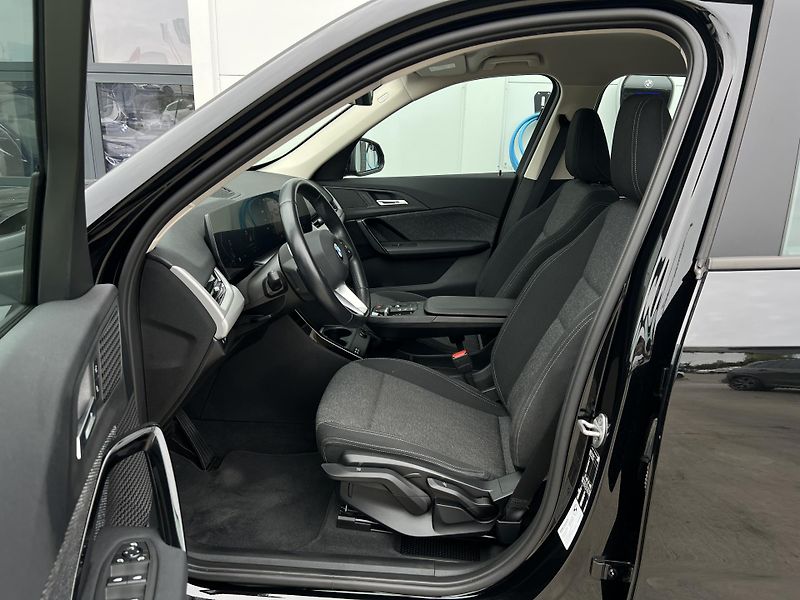 BMW X1 sDrive18i - fotka 7 z 22