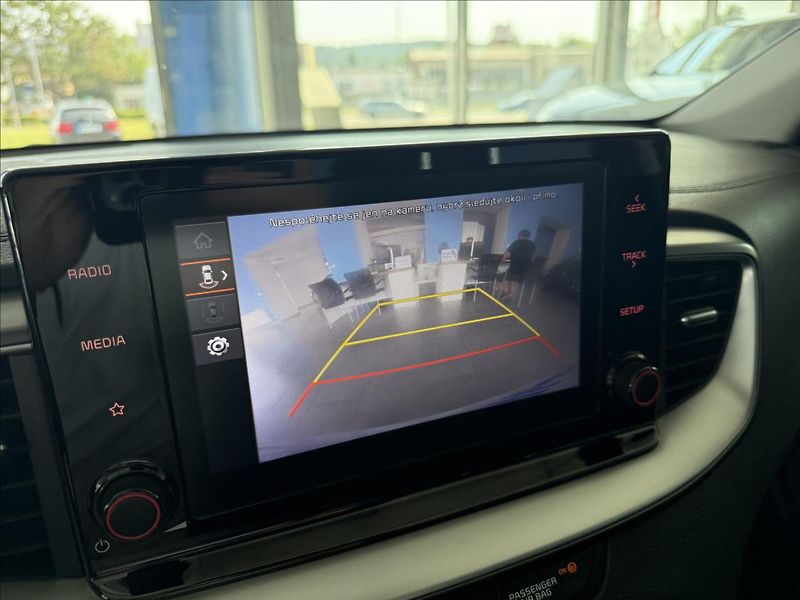 Kia Ceed 1,0   73kW,SPIN,ZÁRUKA,ČR,1.MA - fotka 25 z 28