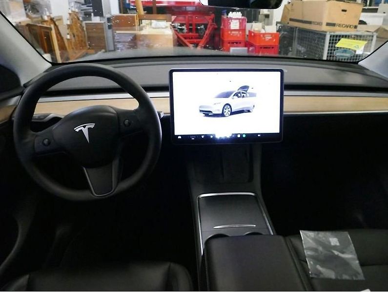 Tesla Model Y (2023) AWD Long Range    PŘIPRAVUJEME - fotka 8 z 9