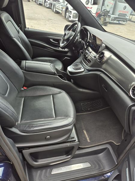 Mercedes-Benz Třídy V (2021) 300 d 4 matic, Exclusive - fotka 3 z 11