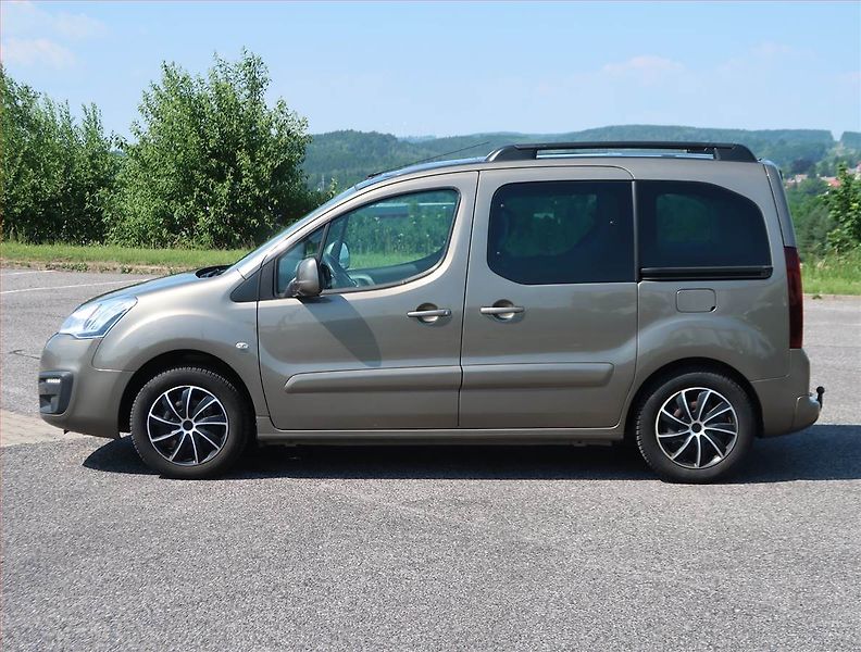 Citroën Berlingo (2016) Shine 1.2 PureTech, 5Míst - fotka 3 z 13