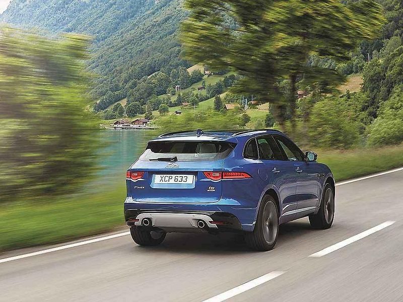 Jaguar F-Pace.