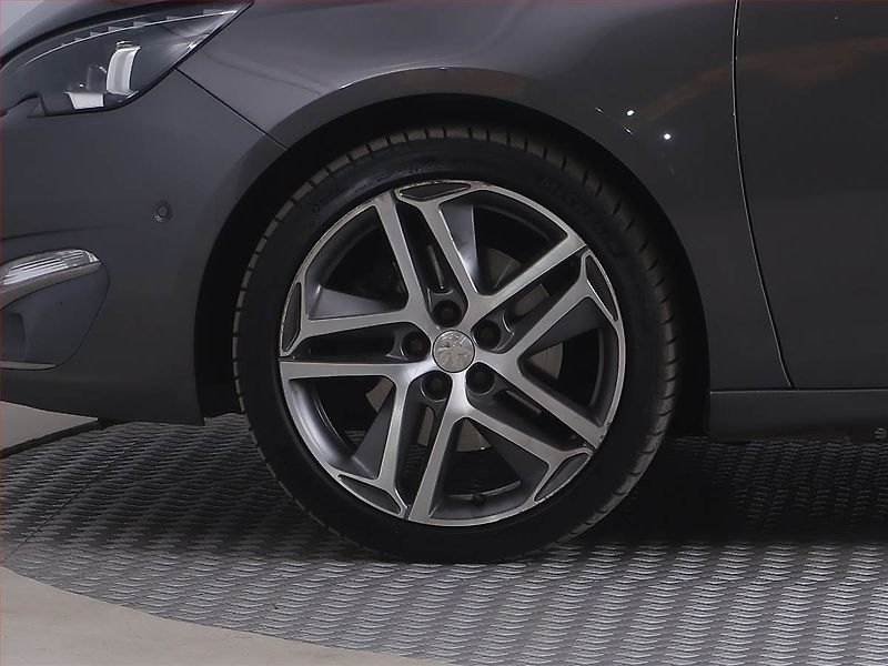 Peugeot 308 (2016) 2.0 BlueHDi, Navi, Tempomat - fotka 15 z 23