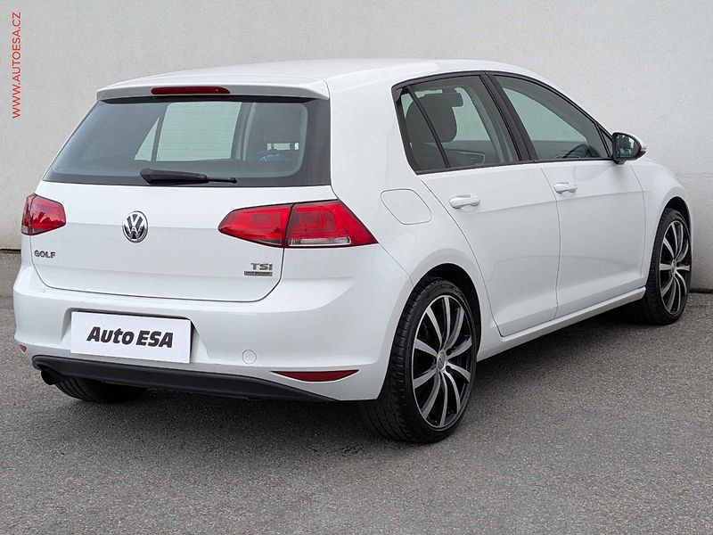 Volkswagen Golf (2014) 1.2 TSi, 1.maj,ČR - fotka 6 z 13