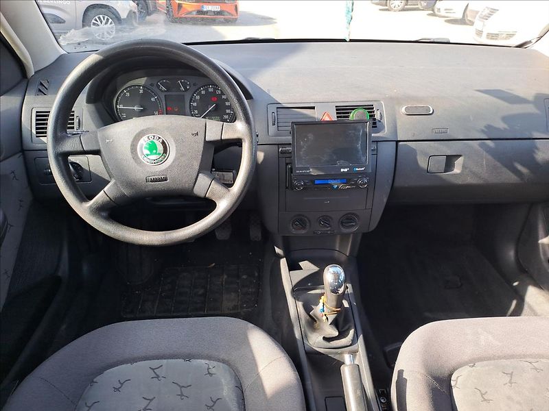 Škoda Fabia 1,9 SDI KLIMA - fotka 10 z 14