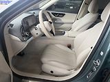 Mercedes-Benz Třídy E (2024) 300e sedan 4MATIC - náhled 34