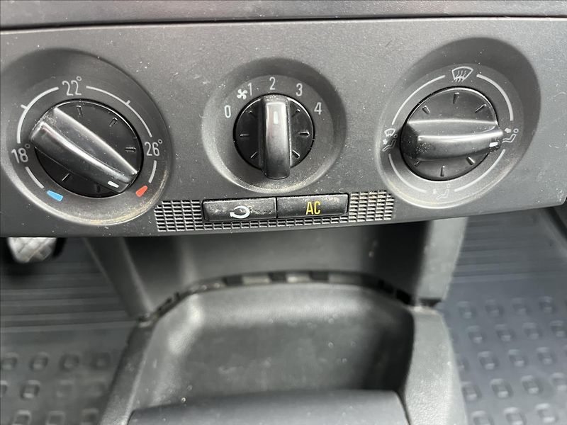 Škoda Fabia 1,4 TDi KLIMA STK 8/2026 - fotka 16 z 25