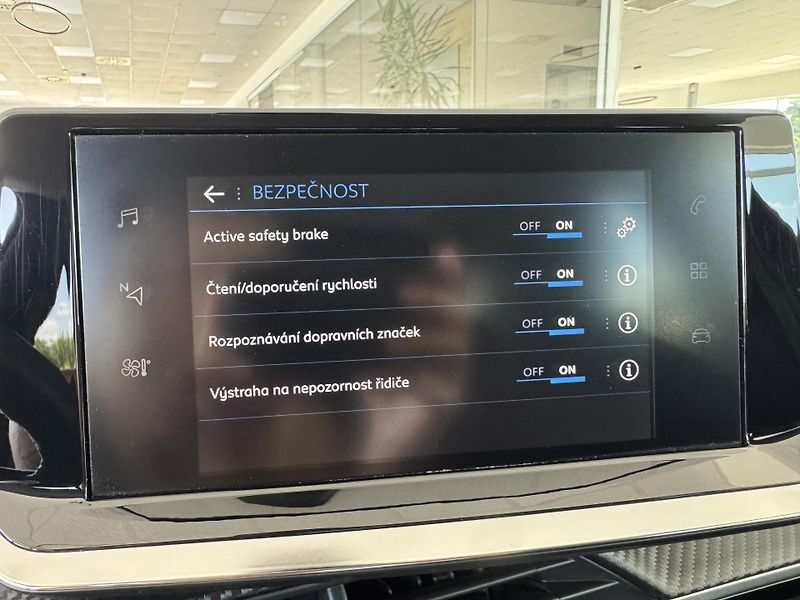 Peugeot 208 1,2PT*LED*REZERVACE! - fotka 20 z 31