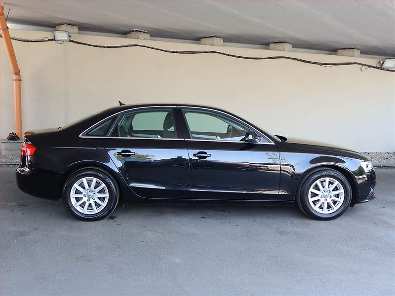 Audi A4 (2013) 1.8 TFSI, ČR,1.maj, Bi-Xenony - fotka 6 z 19