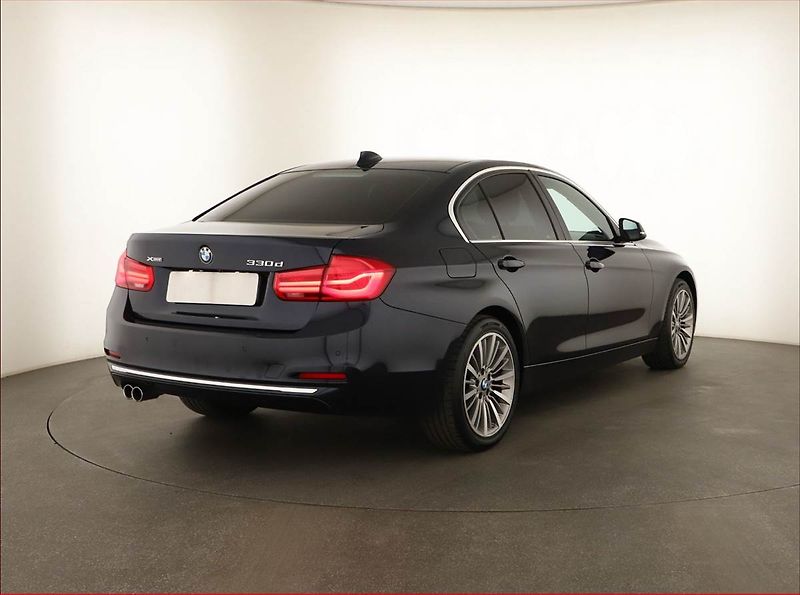BMW Řada 3 (2015) 330 d, 4X4, Automat, Kůže - fotka 5 z 19