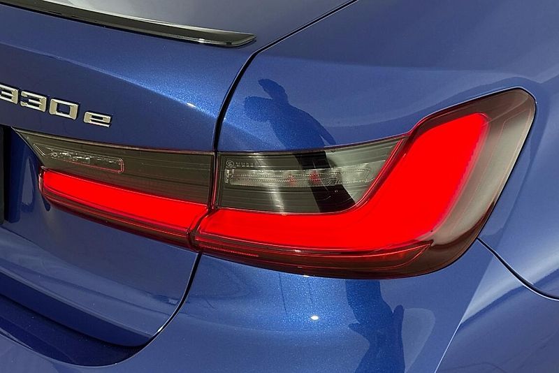 BMW Řada 3 330e xDrive - fotka 5 z 26