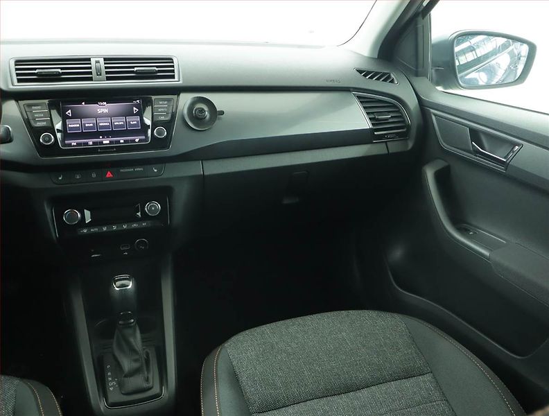 Škoda Fabia (2021) Ambition 1.0 TSI, Automat - fotka 8 z 15