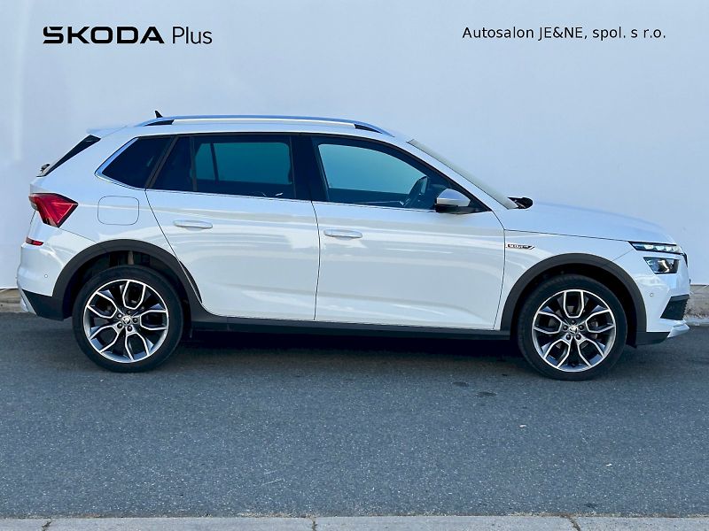 Škoda Kamiq (2020) Scoutline 1.5 TSI 110 kW DSG - fotka 8 z 33