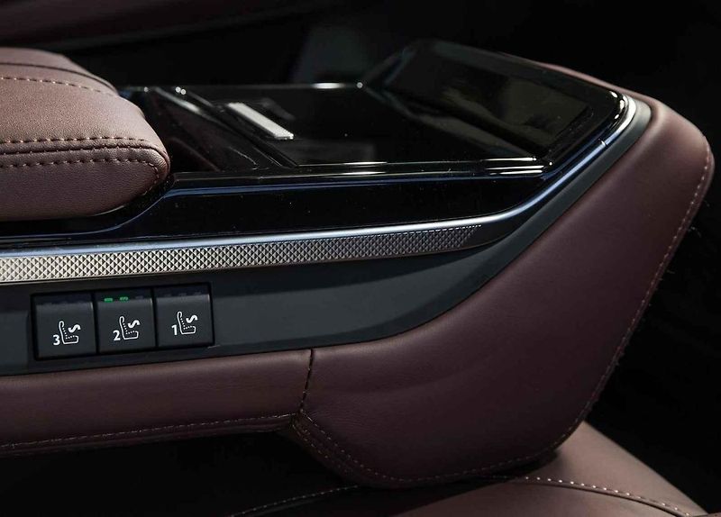 Vlajková loď francouzského automobilového průmyslu se dobře vyjímá v každém prostředí