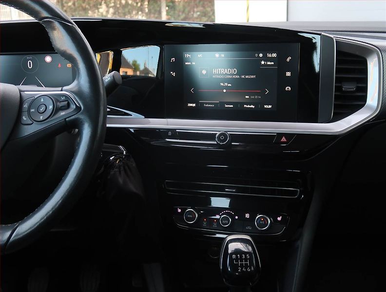 Opel Mokka (2022) 1.2 Turbo, Serv.kniha, Kůže - fotka 12 z 17