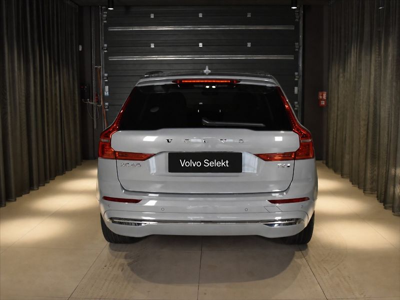 Volvo XC60 2,0 T6 AWD Plus - fotka 5 z 24