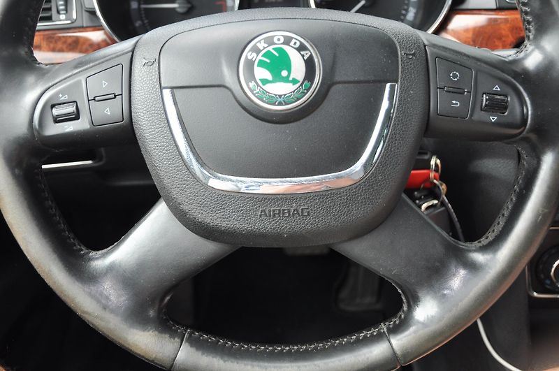Škoda Superb II 2.0TDi 103kW Elegance  - fotka 12 z 20