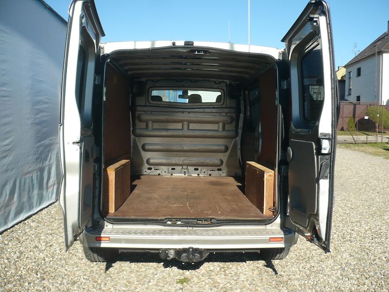 Opel Vivaro 2.5DCI 107Kw Long Klima - fotka 19 z 26