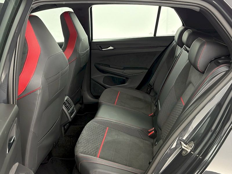 Volkswagen Golf (2023) GTI Clubsport 2.0 TSI 221kW DS - fotka 8 z 32