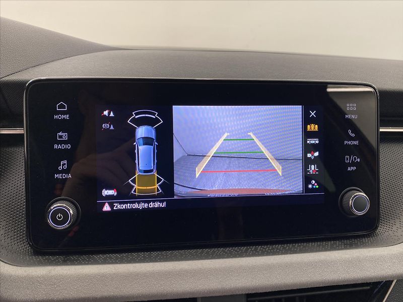 Škoda Kamiq 1,0 TSI 85kW Top Selection - fotka 13 z 27