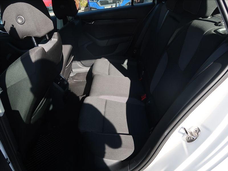 Škoda Octavia 2,0 TDi,1majČR,serv.kn.,DPH - fotka 17 z 25