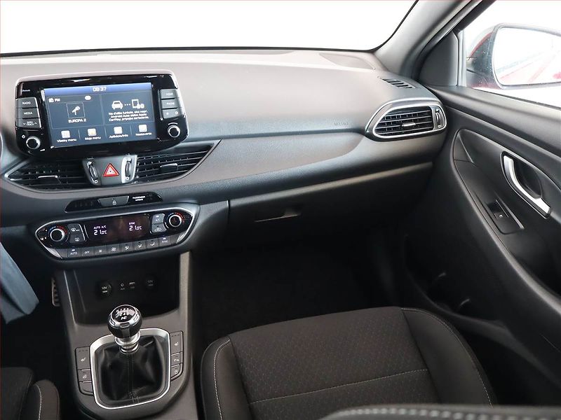 Hyundai i30 (2019) N-Line 1.4 T-GDI, Serv.kniha - fotka 8 z 19
