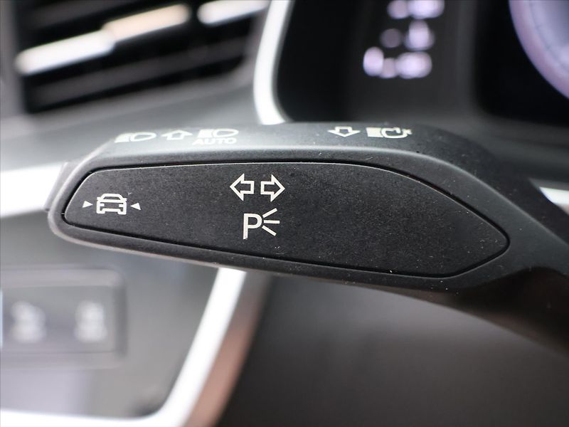 Audi A6 Allroad 3.0 55 TDI 253kW B&O DPH TOP - fotka 19 z 35