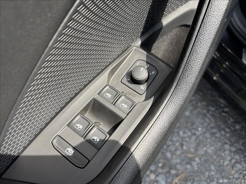 Škoda Octavia 1,5 TSi DPH  ACC,LED,KESSY,ALU - fotka 12 z 50